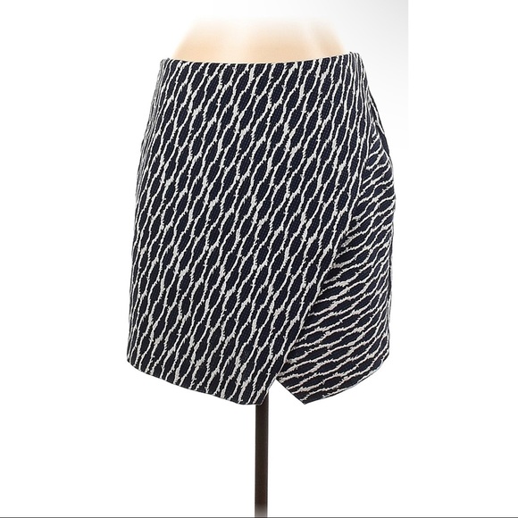 LOFT Navy & White Ikat Pattern Textured cotton Wrap Mini Skirt Size Small - Picture 1 of 7